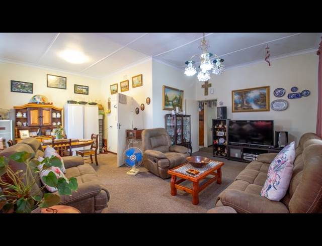 4 BEDROOM HOUSE FOR SALE IN HOMESTEAD